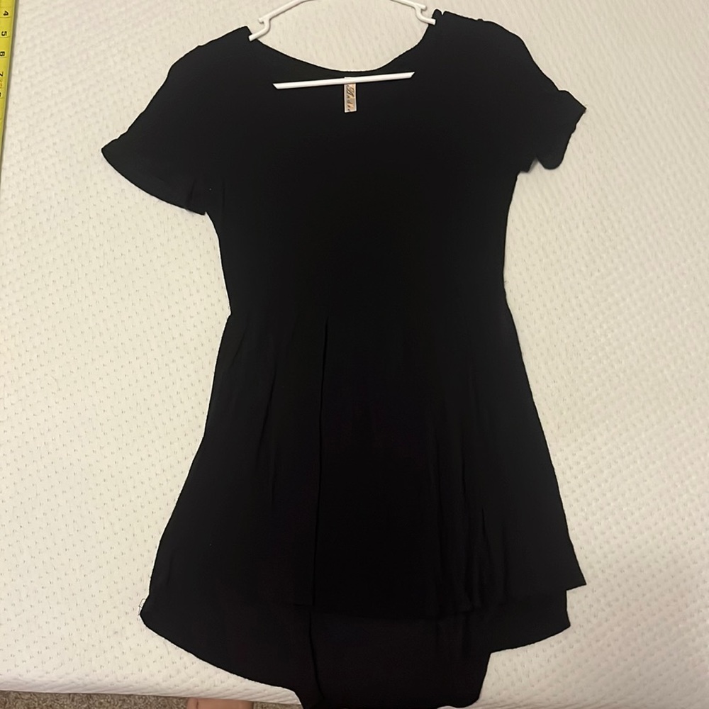 Size M boutique blouse women’s black